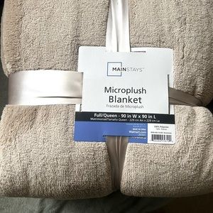 Microplush blanket. New. Full/Queen. Tan.